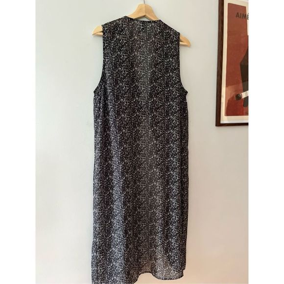 Flowy black and white long vest - Picture 5 of 6